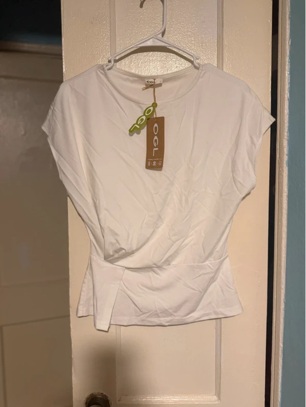 OGL Cool Touch Side Pleated Top White NWT Side Small
